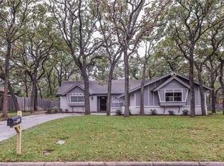 533 Brookview Dr, Hurst, TX 76054