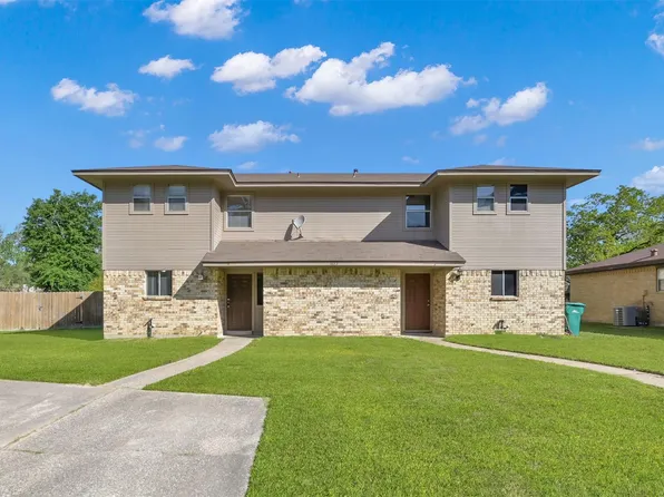 1603 Hazelwood St #B, Conroe, TX 77301