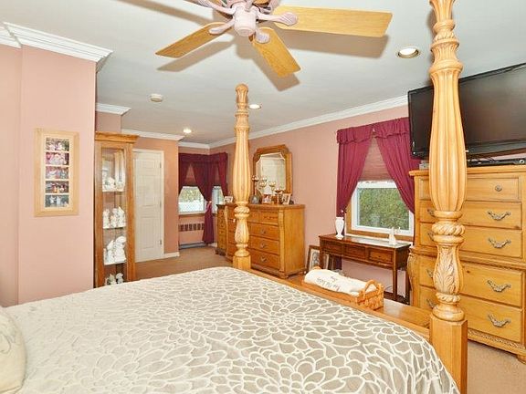 2nd image of 125 Coventry Ave