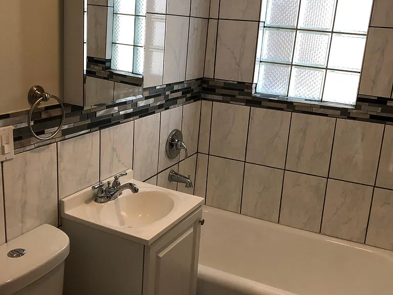 4516 S California Ave #1R — Photo 8