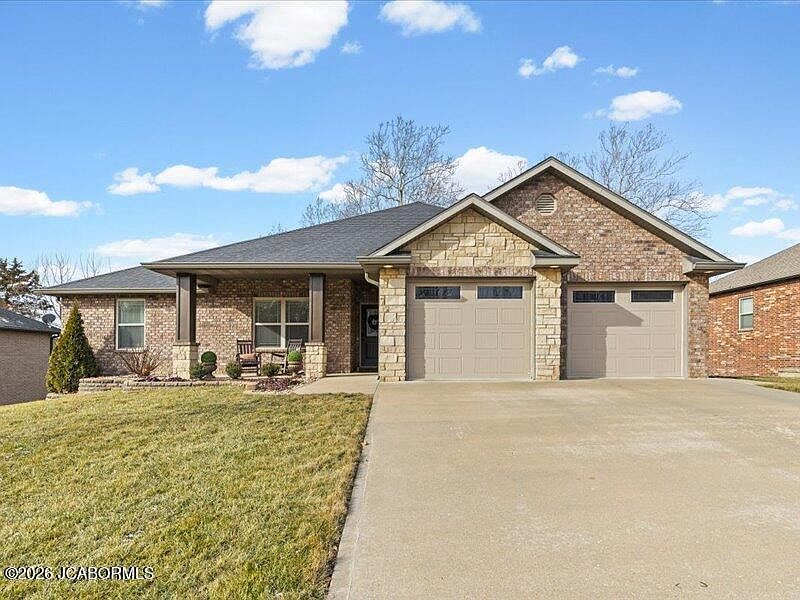 1st image of 1402 Pleasant Valley Dr