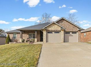 1402 Pleasant Valley Dr, Jefferson City, MO 65109
