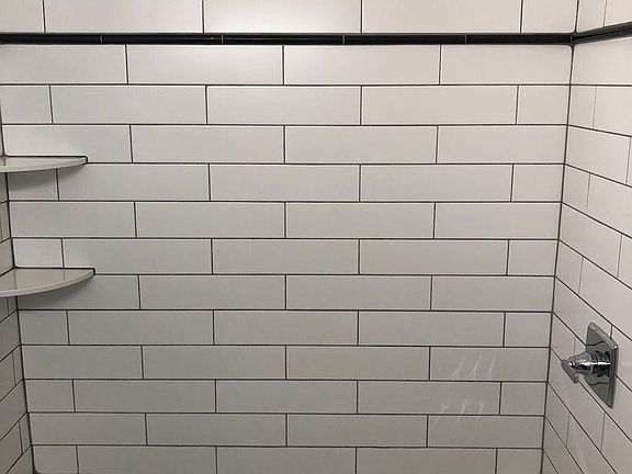 5th image of 2432 Glenmary Ave APT B1
