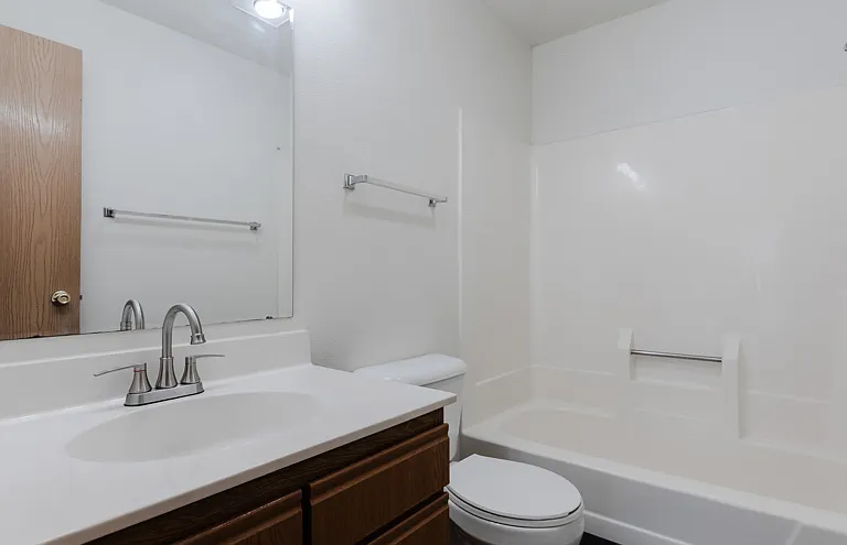 Hamlet Apartments — Photo 27