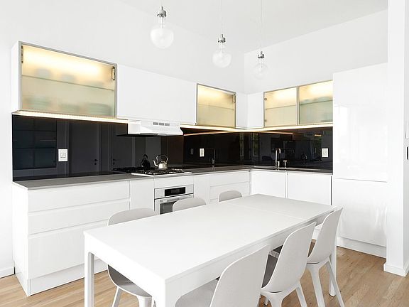 4th image of 204 Montrose Ave #3R