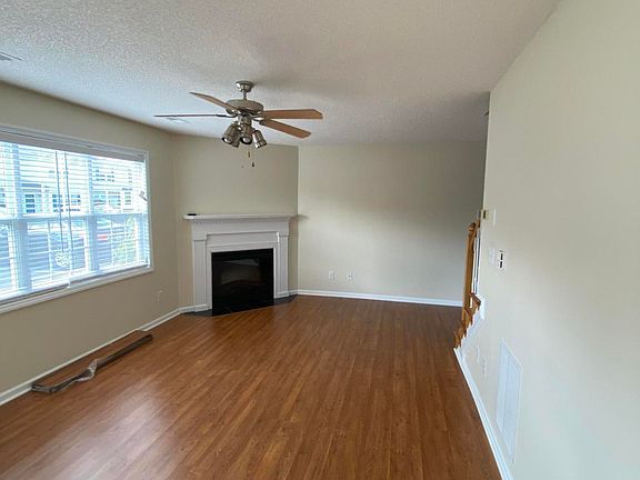 4th image of 2320 Vineyard Dr APT O5