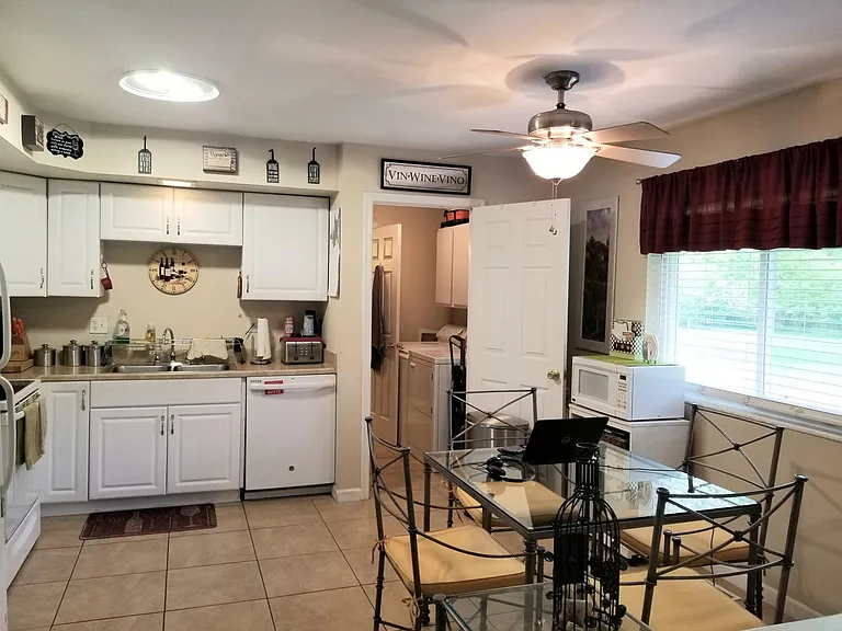 2540 Delavan Dr — Photo 8