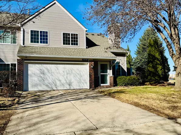 7425 Wistful Vista Dr, West Des Moines, IA