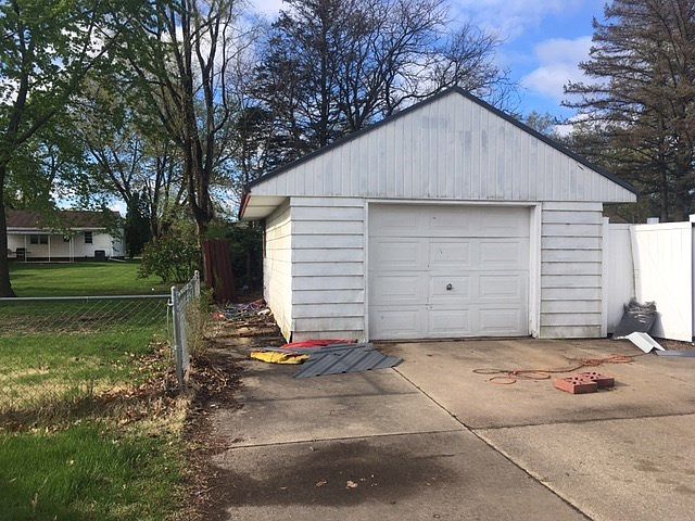 2nd image of 1758 W Gilbert Dr