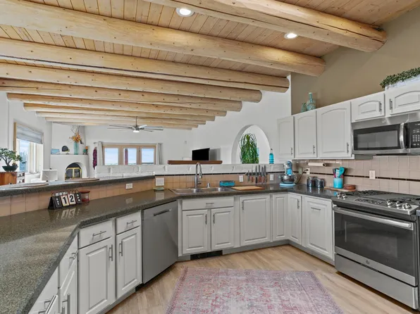 5 Puerto Rd, Santa Fe, NM 87508