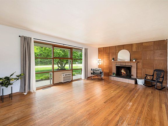 2nd image of 30151 Westfield St