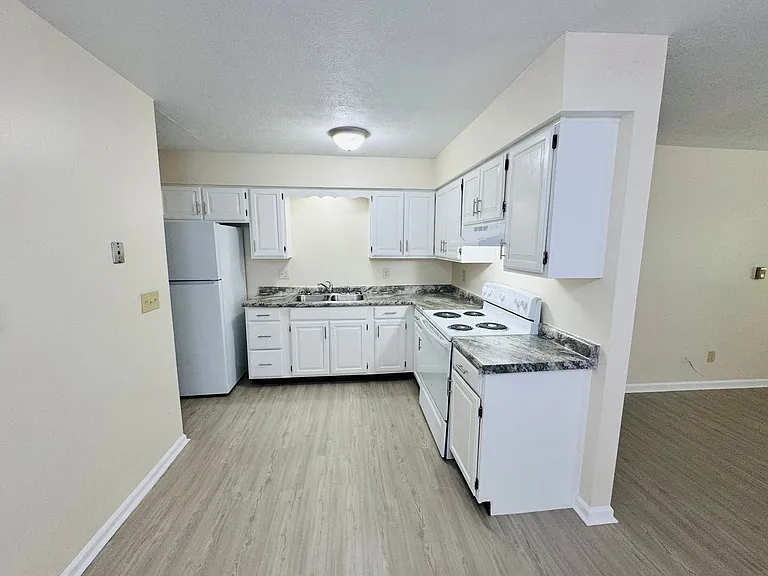 1408 Jackson Ln — Photo 6