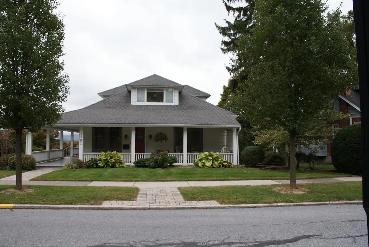1501 Walnut St photo 1
