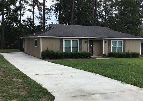 3rd image of 3013 Silverwood Dr