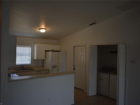 5th image of 737/739 Harold Ave S