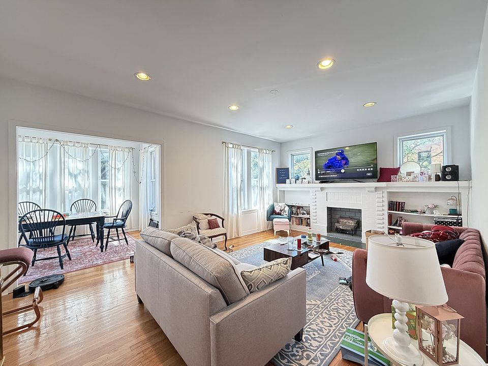 1st image of 3455 N Bosworth Ave APT 1F