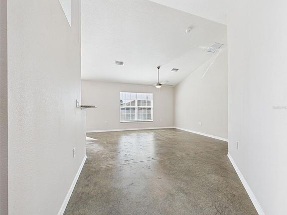 4th image of 24 Pine Course Pass