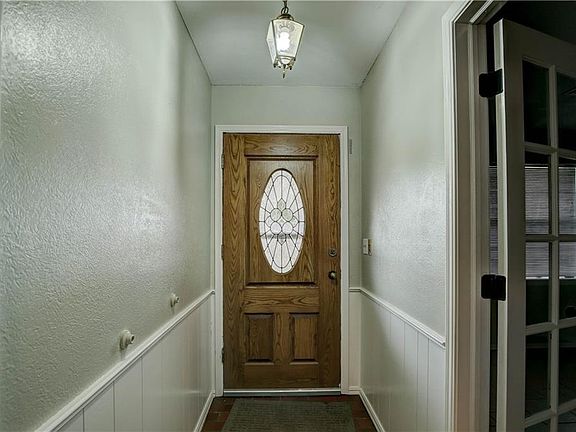 4th image of 445 SW 63rd Pl
