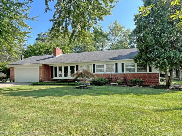 18837 Framingham Dr, Southfield, MI 48076