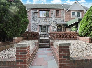 50-12 64th St, Flushing, NY 11377