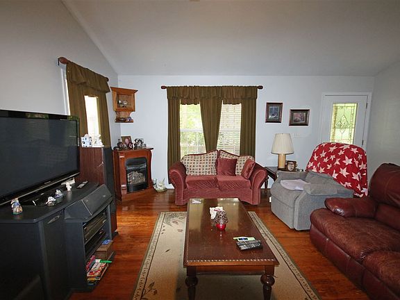 5th image of 12 Riverwood Ct