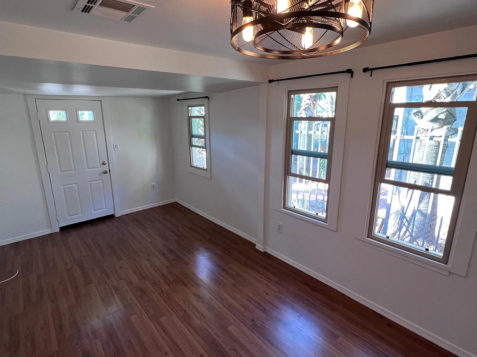 1031 E Palm Lane — Photo 4