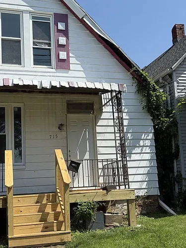 715 W Brons Ave #1 Photo 1