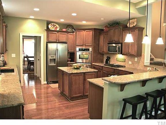3rd image of 526 E Hatterleigh Ave