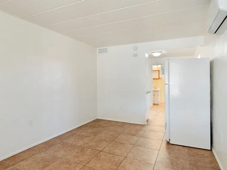 3225 E Patricia St — Photo 3