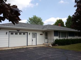 301 Evergreen Rd, Mount Calvary, WI 53057