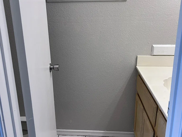2202 W Elisa Ln #16 — Photo 4