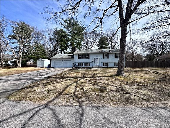 2nd image of 61 Maplewood Dr