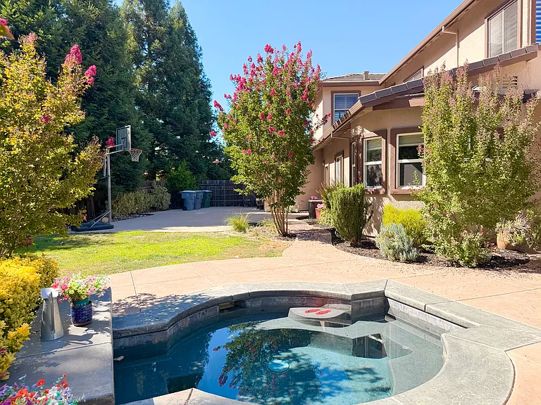 3474 Castle Creek Ct — Photo 36