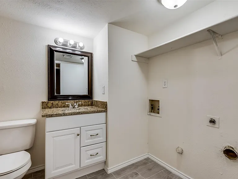 Sunflower Dr — Photo 15