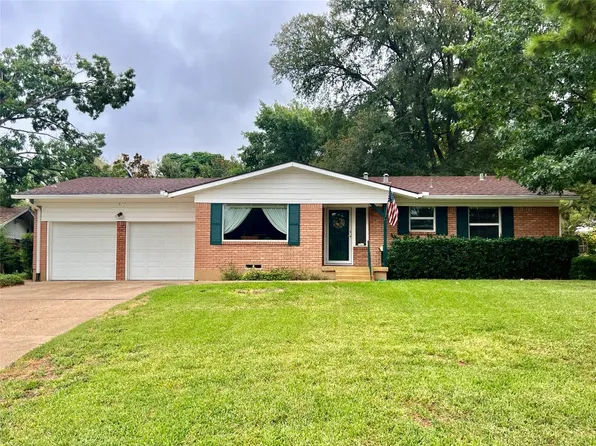 1813 Woods Dr, Arlington, TX 76010