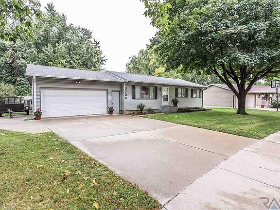 2nd image of 5708 W Essex Dr