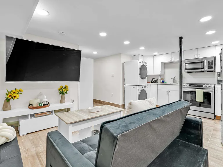 20-39 31st St #1W — Photo 14