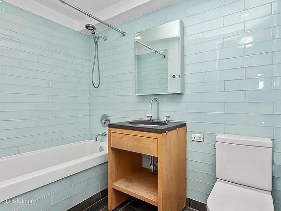 4th image of 310 W 52nd St APT 12D