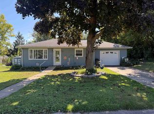 225 Aspinwall St, Nashua, IA 50658