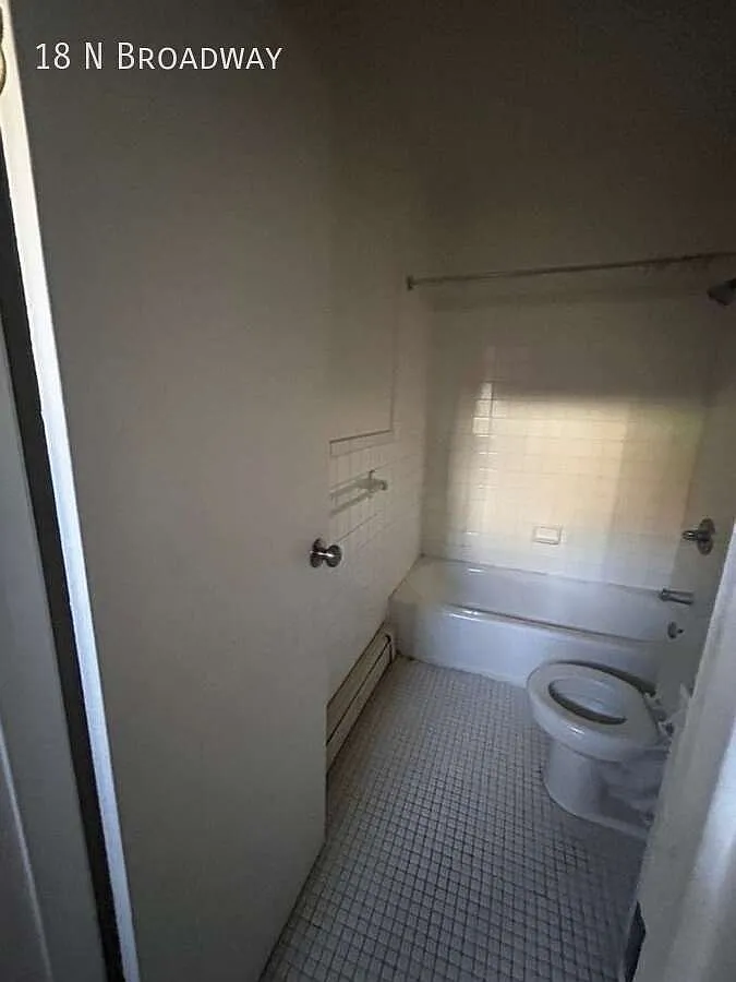 3 bed, $3,200 — Photo 3
