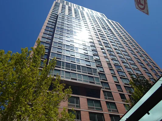Sold by Manhattan Network Inc. | media 4