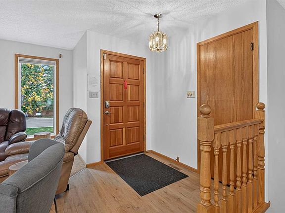 3rd image of 740 W 3rd Ave SE