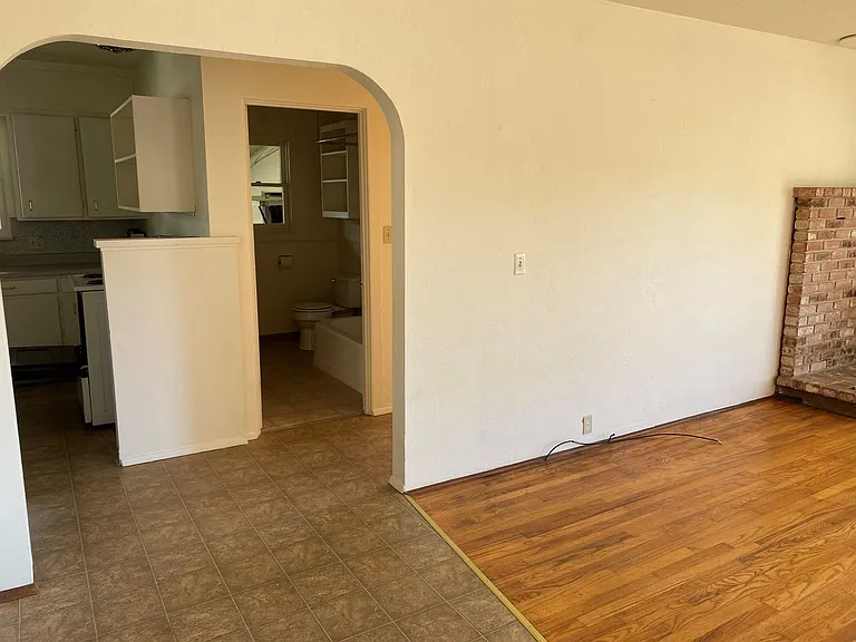 1239 Madison St — Photo 14