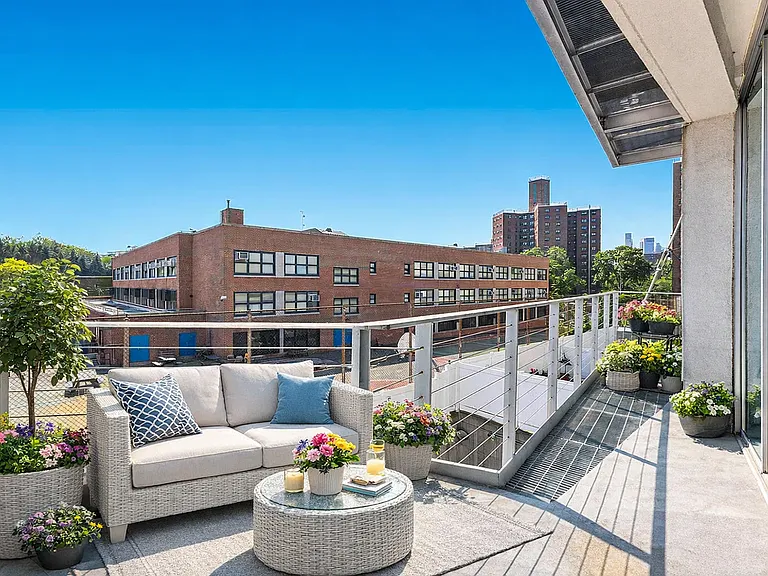 99 Gold St #2C — Photo 4