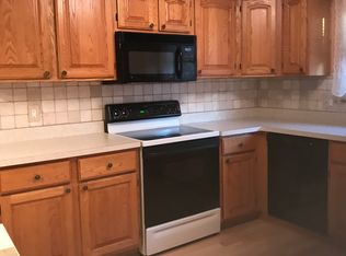 36760 Lodge Dr, Sterling Heights, MI