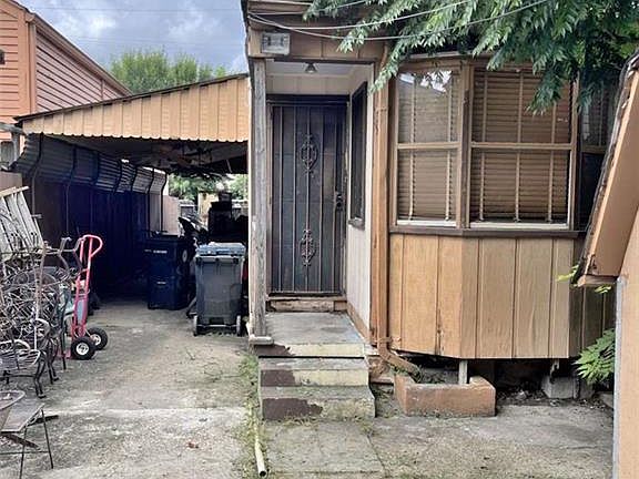 2nd image of 819 9th St