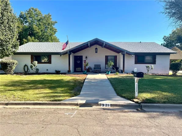 321` Will Boleman Dr, Hewitt, TX 76643