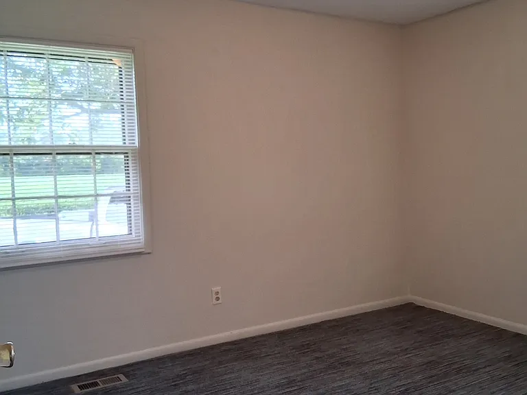 303 Allen Dr — Photo 11