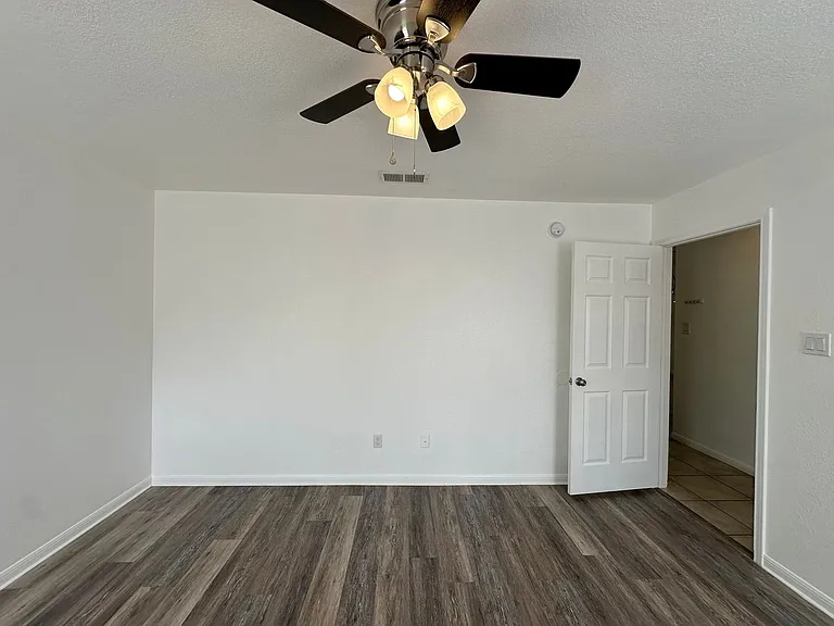2703 Edgefield St — Photo 29