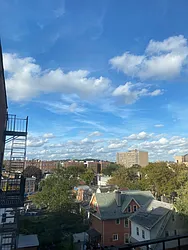 Rented by Chana Ofek, LREB